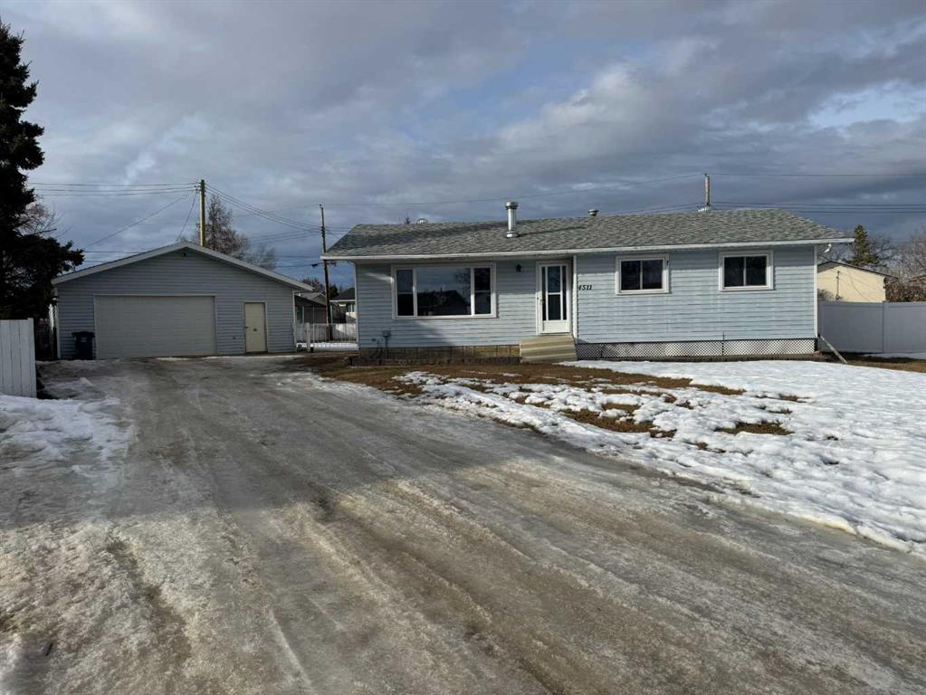 4511 47a Street Property Photo