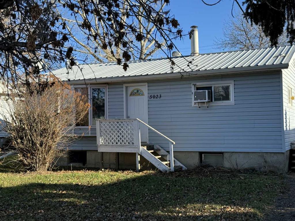 5023 48 Street Property Photo