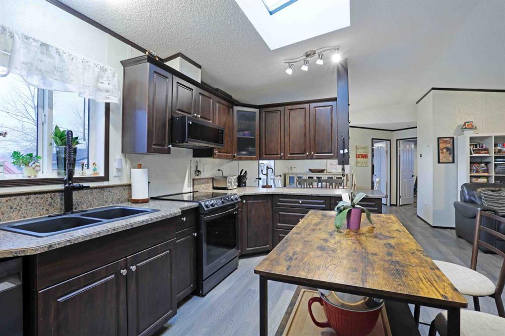 Delia Real Estate Listings Main Image