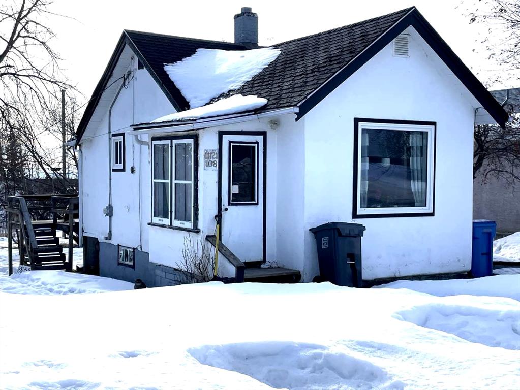 11121 108 Avenue Property Photo