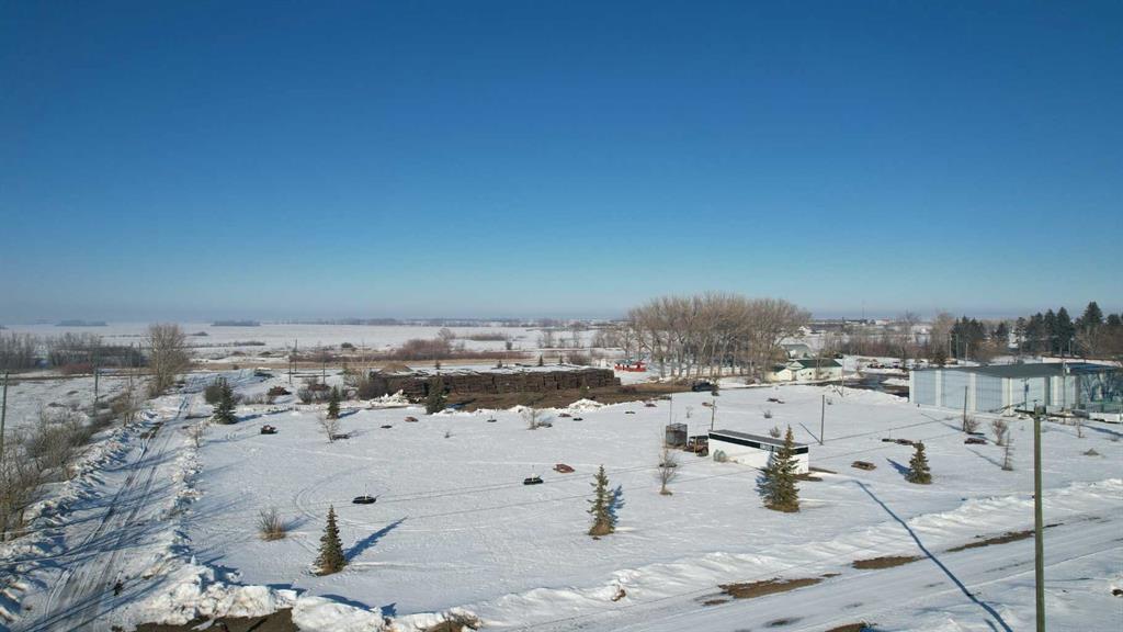 102 2 Avenue Property Photo 4