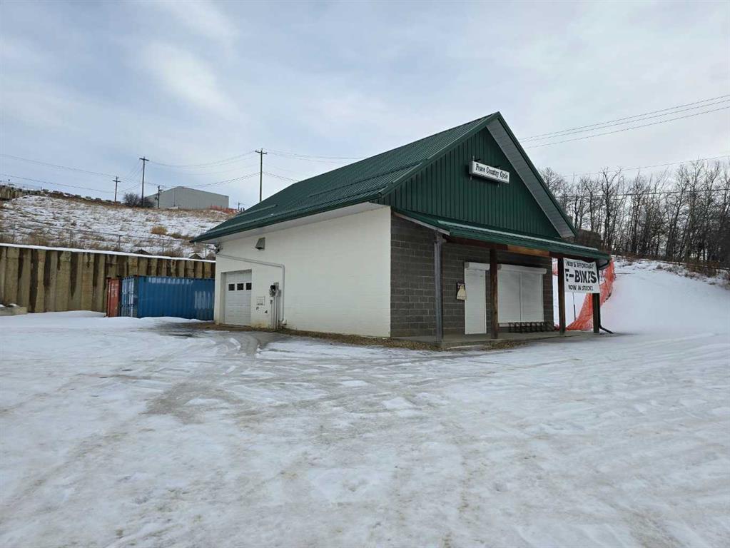 9013 98 Street Property Photo