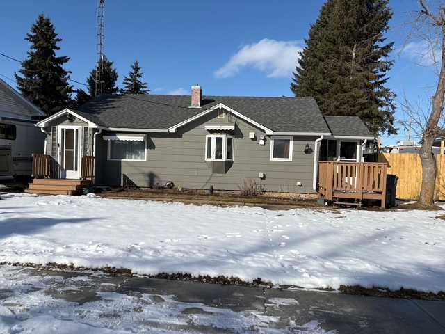 4852 53 Avenue Property Photo