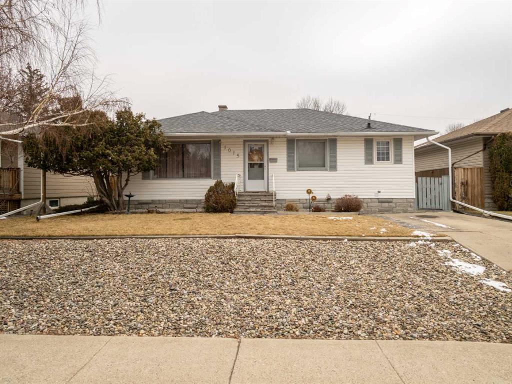 1015 32 Street Property Photo 1