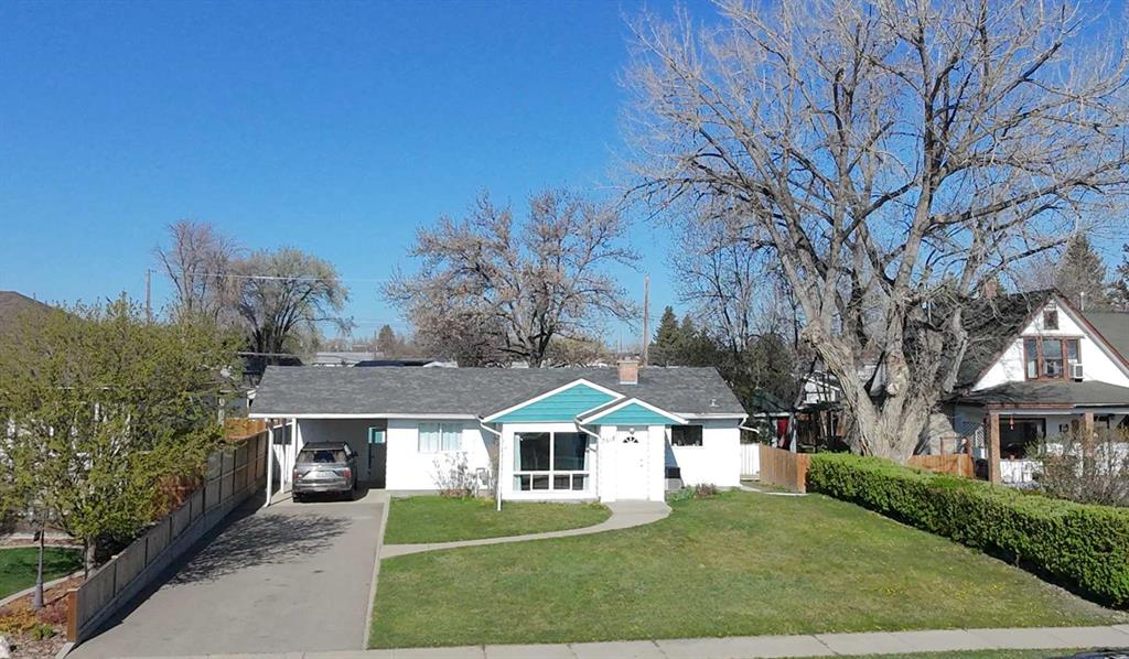 5618 52 Street Property Photo