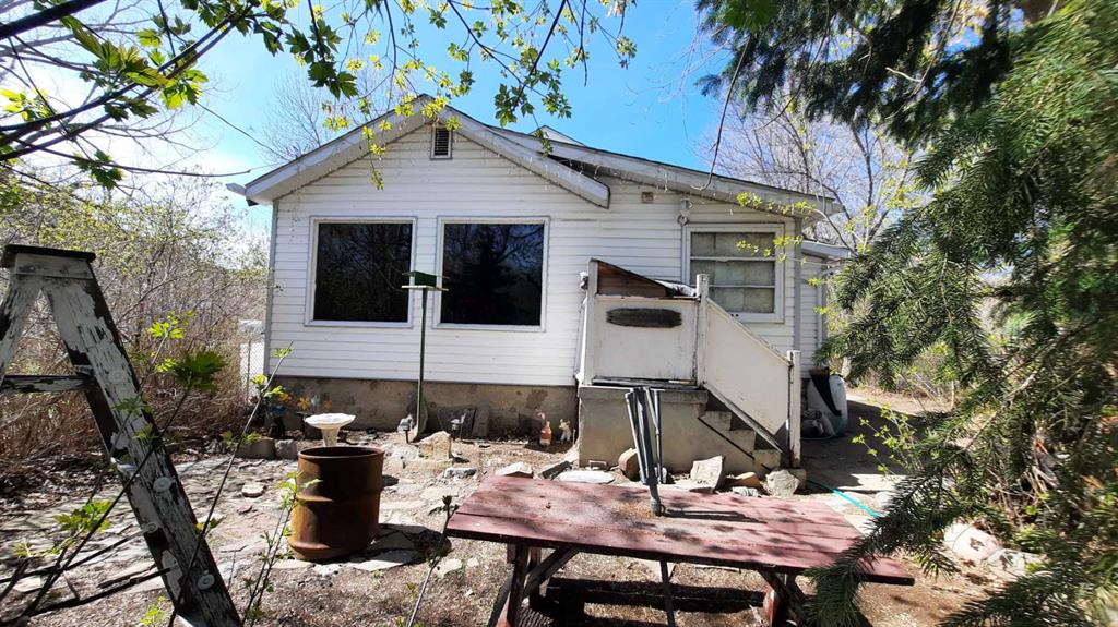 227 6 Street Property Photo