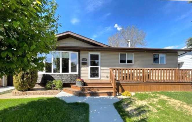 5810 39 Avenue Close Property Photo