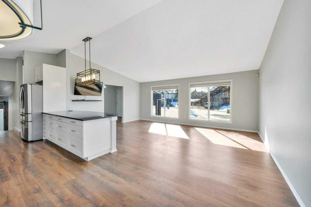 7 Goodacre Close Property Photo 6