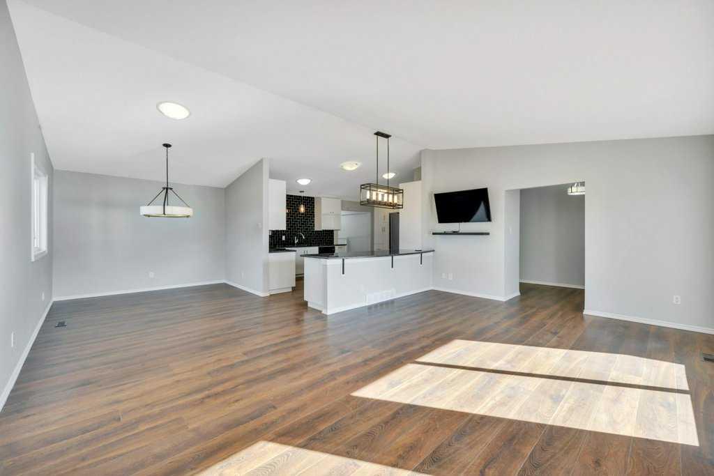 7 Goodacre Close Property Photo 7