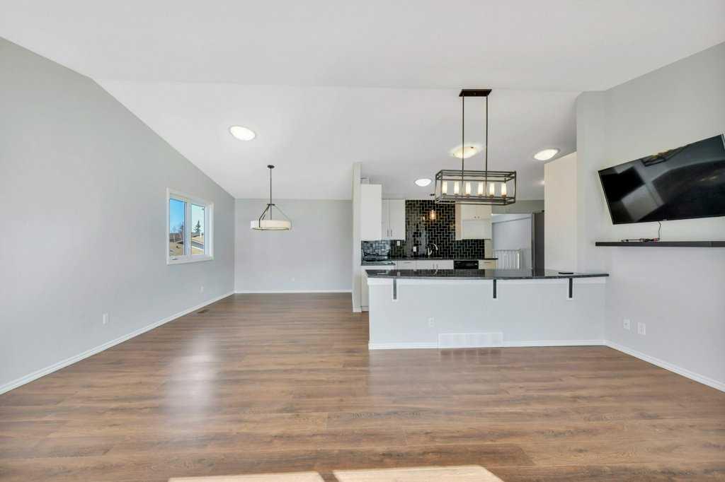 7 Goodacre Close Property Photo 8