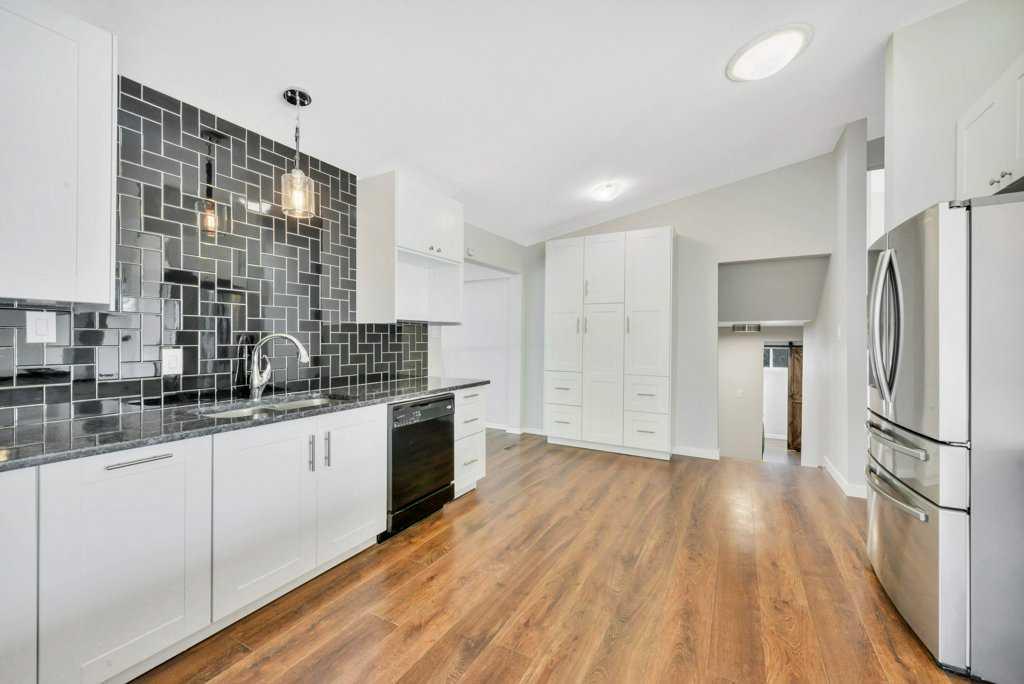 7 Goodacre Close Property Photo 12