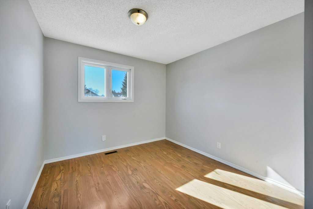 7 Goodacre Close Property Photo 21