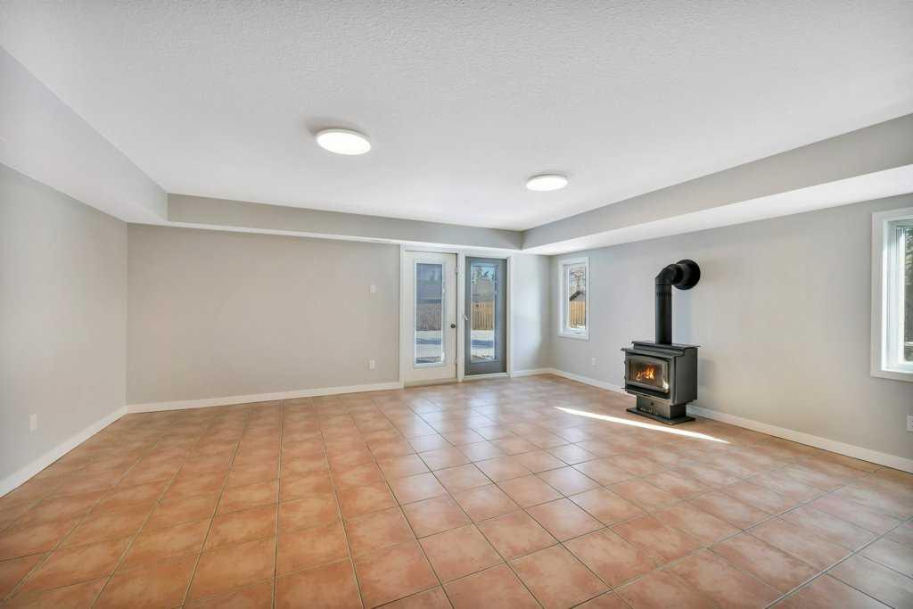 7 Goodacre Close Property Photo 25