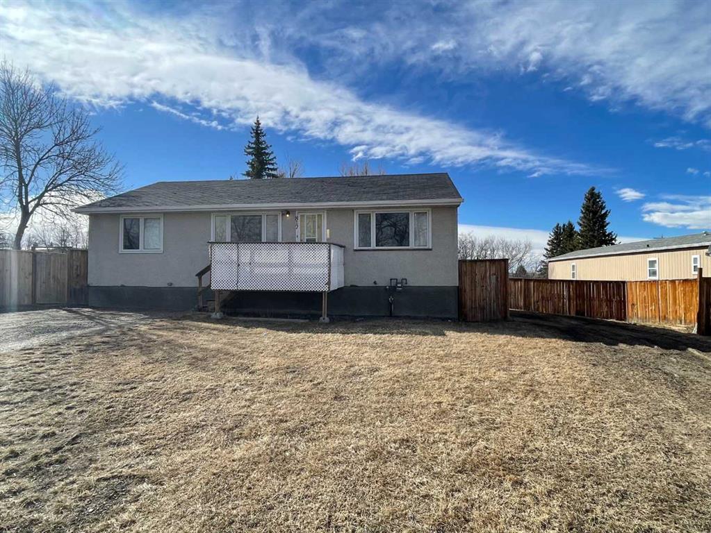 817 2 Street Property Photo