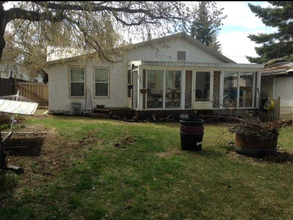 303 Railway Street Property Photo
