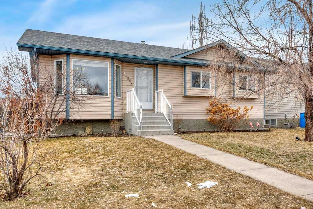 1505 Strathcona Close Property Photo