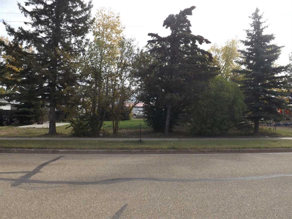 5017 47 Street Property Photo