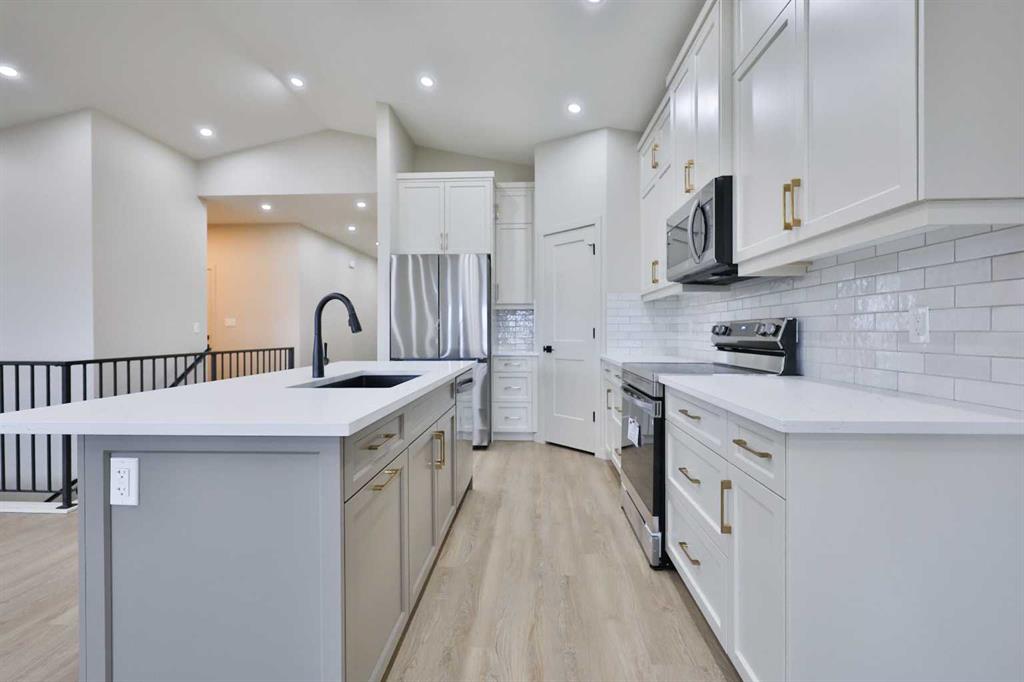 112 E 300 S Property Photo 6
