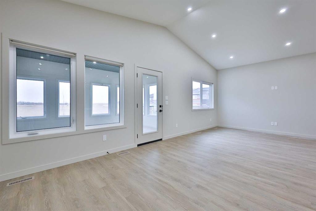 112 E 300 S Property Photo 9