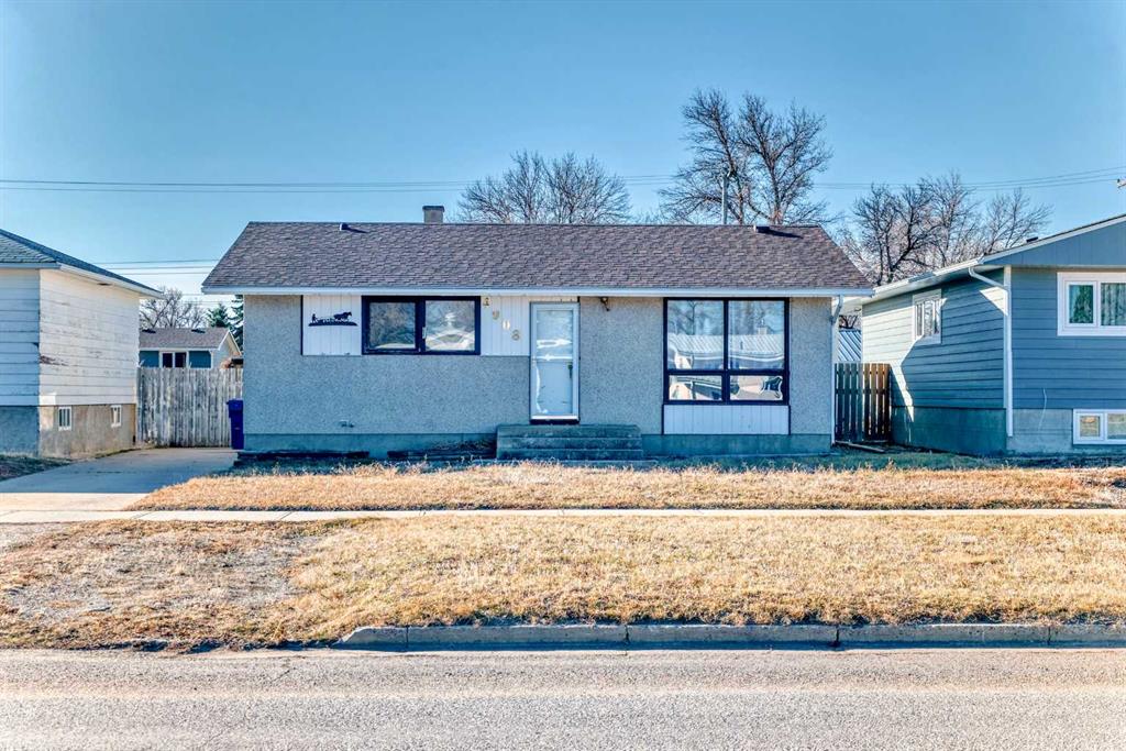 4908 56 Avenue Property Photo