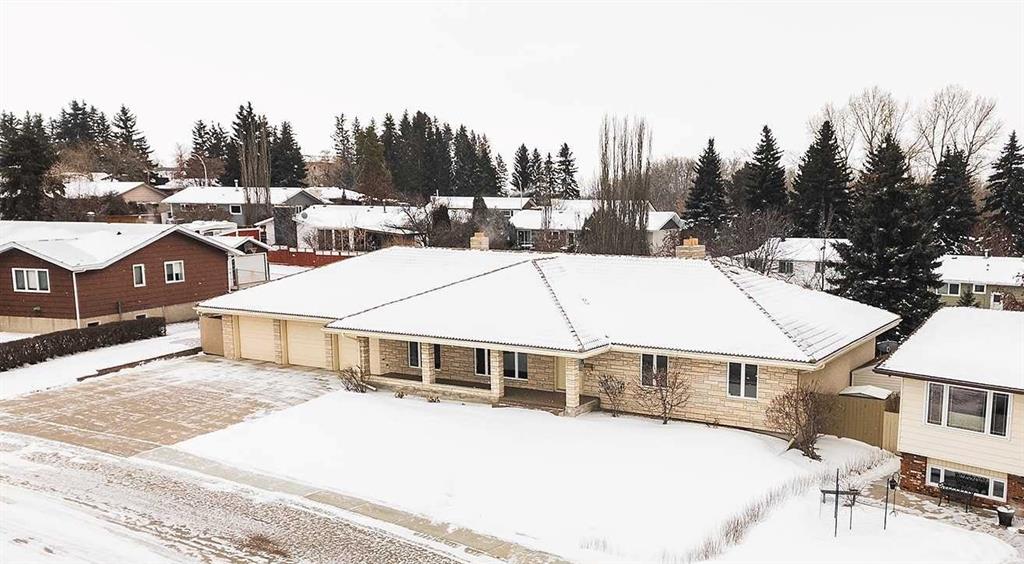 5235 38 Street Crescent Property Photo