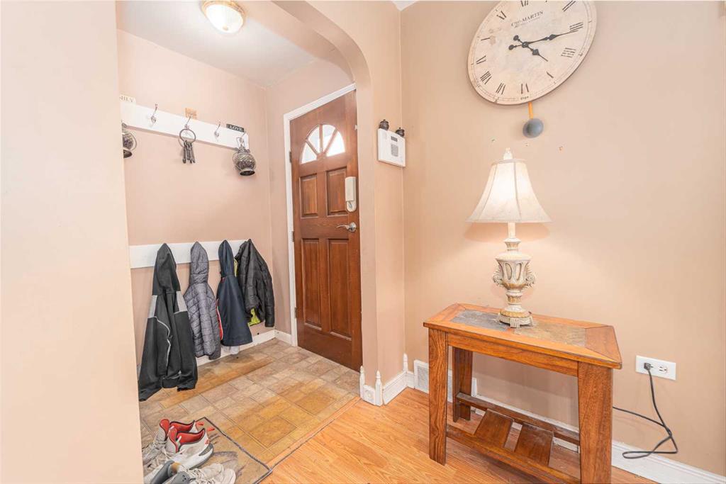 164 S 100 E Property Photo 2