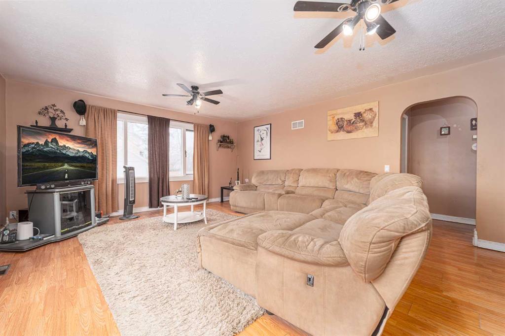 164 S 100 E Property Photo 3