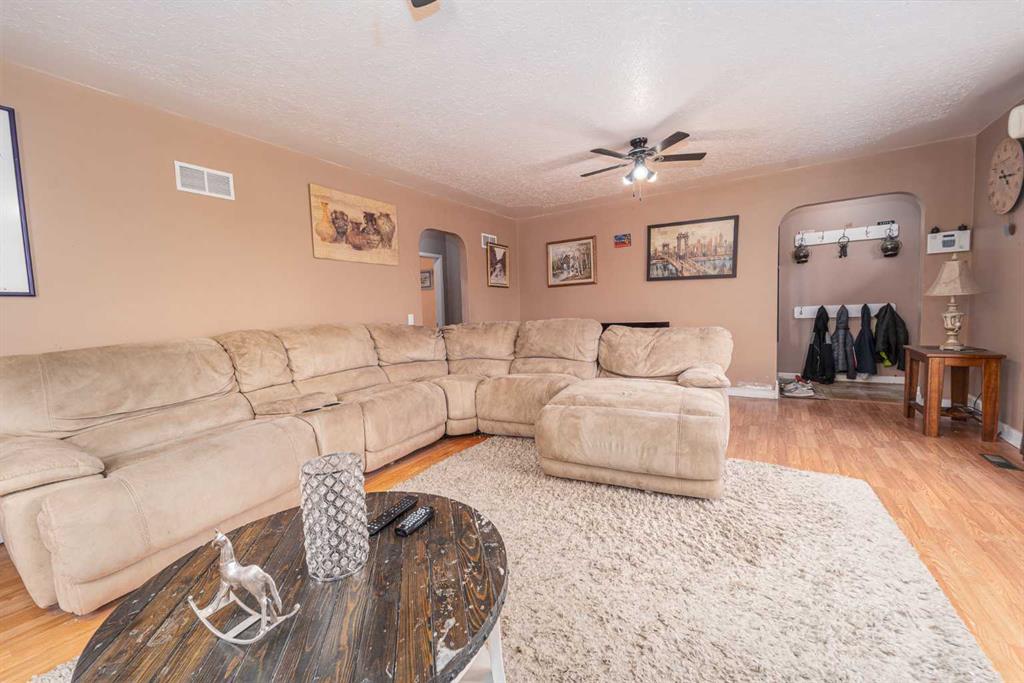 164 S 100 E Property Photo 4