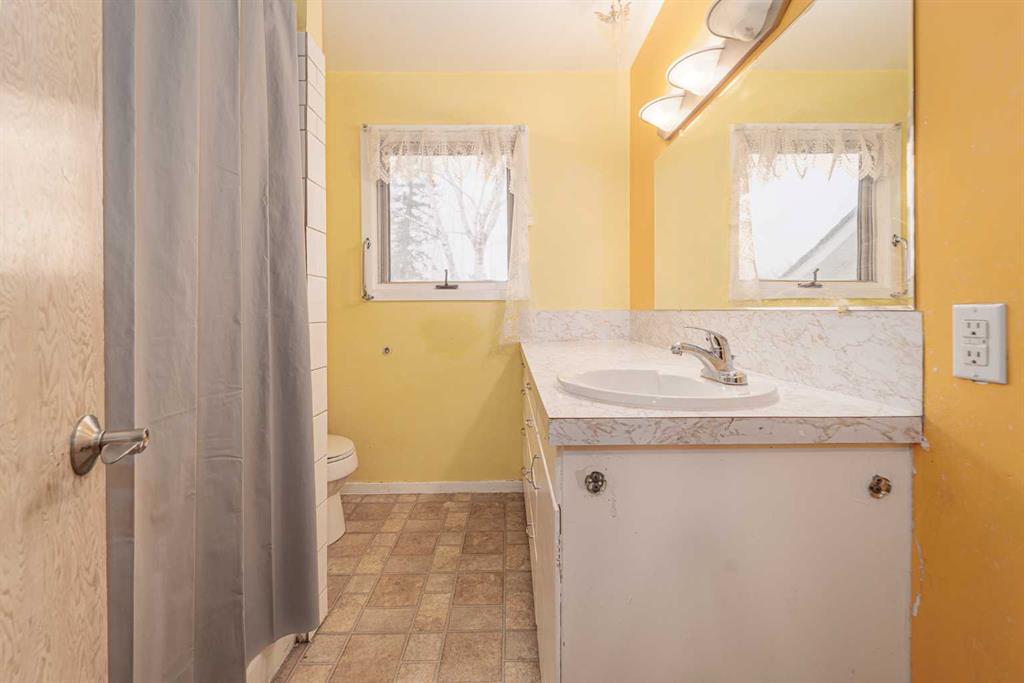 164 S 100 E Property Photo 13