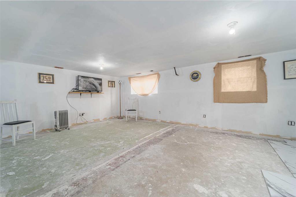 164 S 100 E Property Photo 18