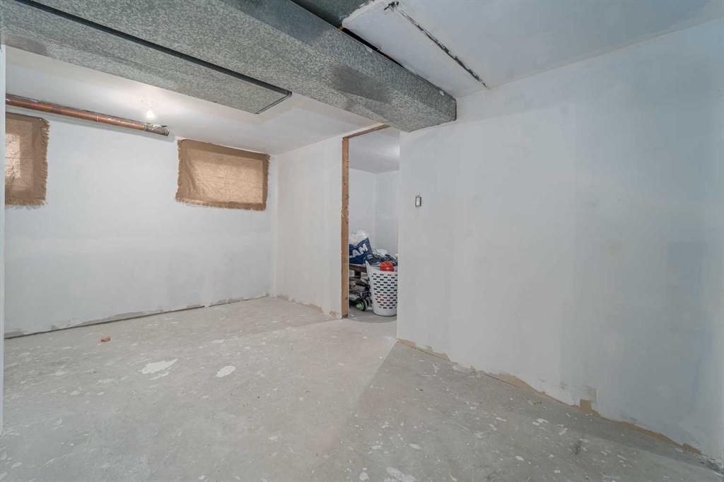 164 S 100 E Property Photo 19
