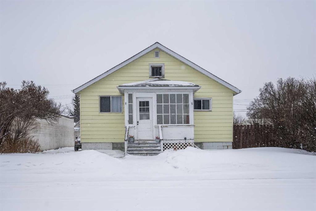 5016 49 Avenue Property Photo