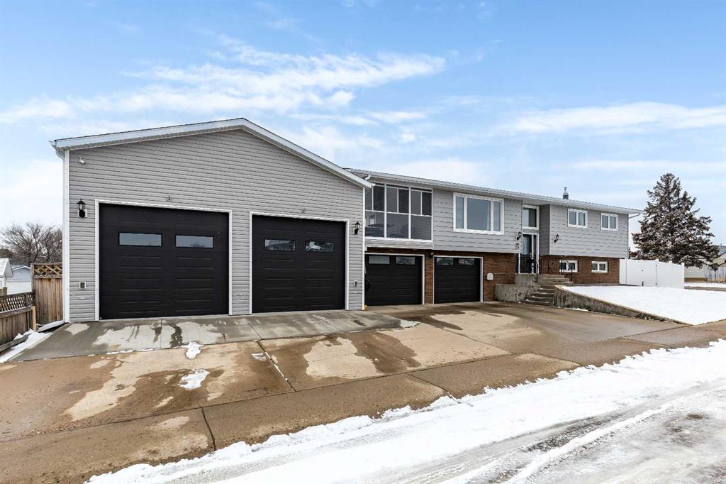 98 Cairney Crescent Property Photo