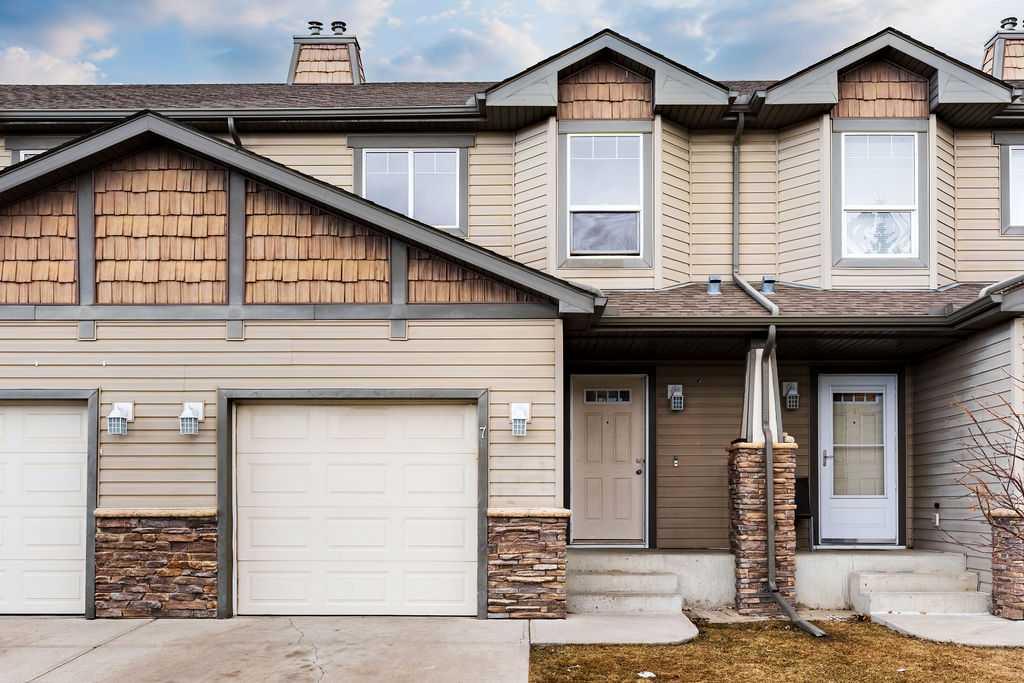 7 Spring Meadows Bay Property Photo