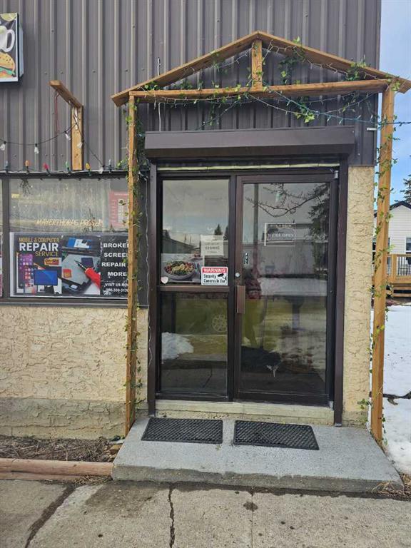 4912 49 Avenue Kiosk Property Photo 1