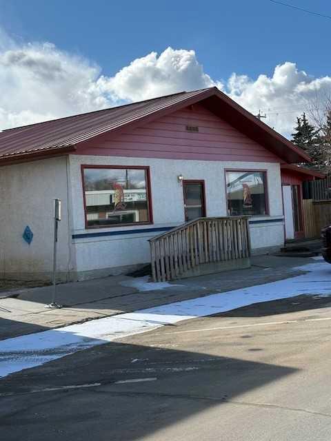 5027 51 Avenue Property Photo