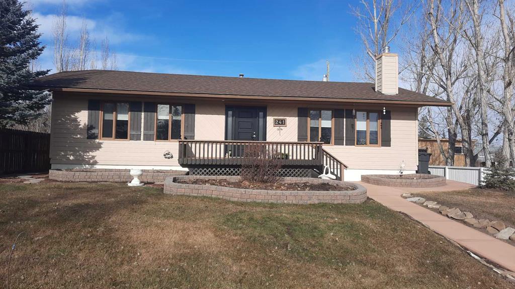 241 4 Street Property Photo