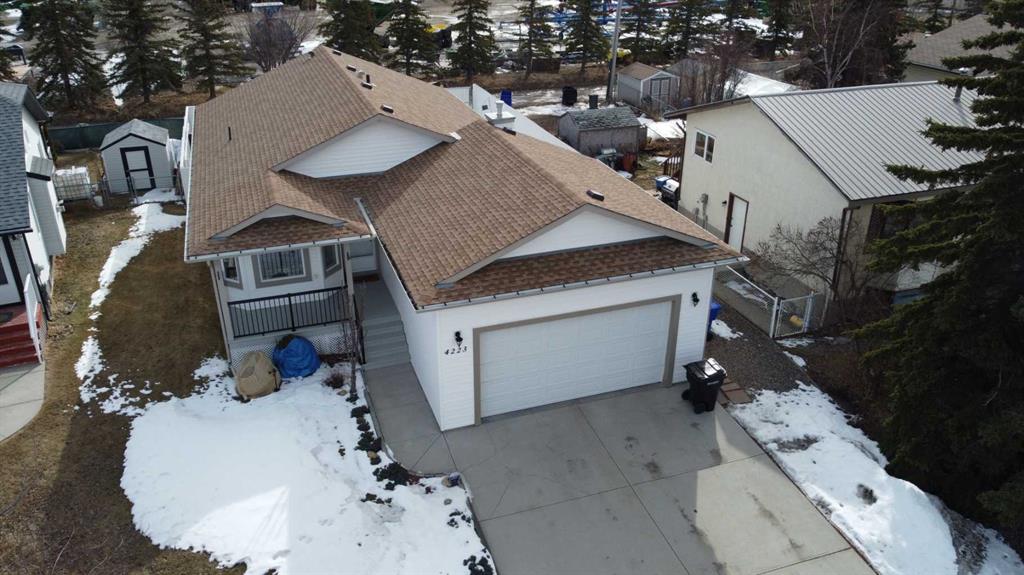 4223 51 Avenue Property Photo
