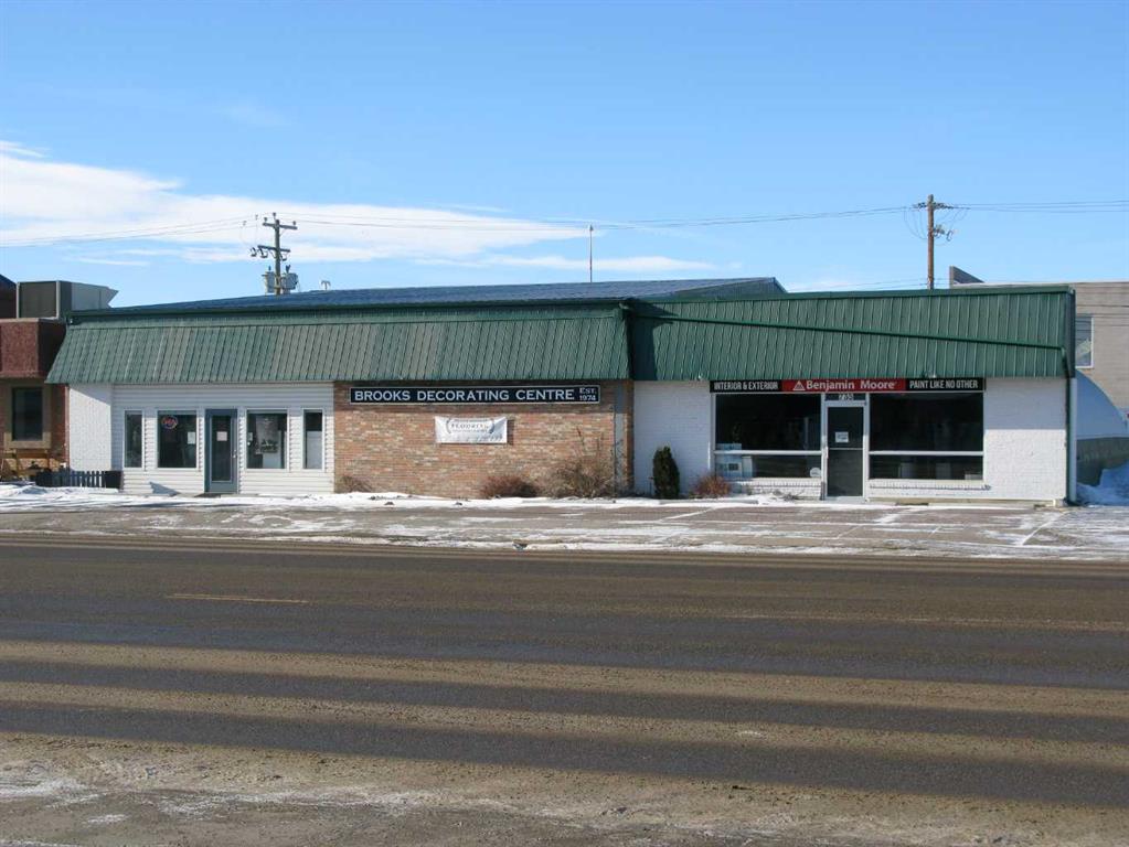 735 2 Street Property Photo
