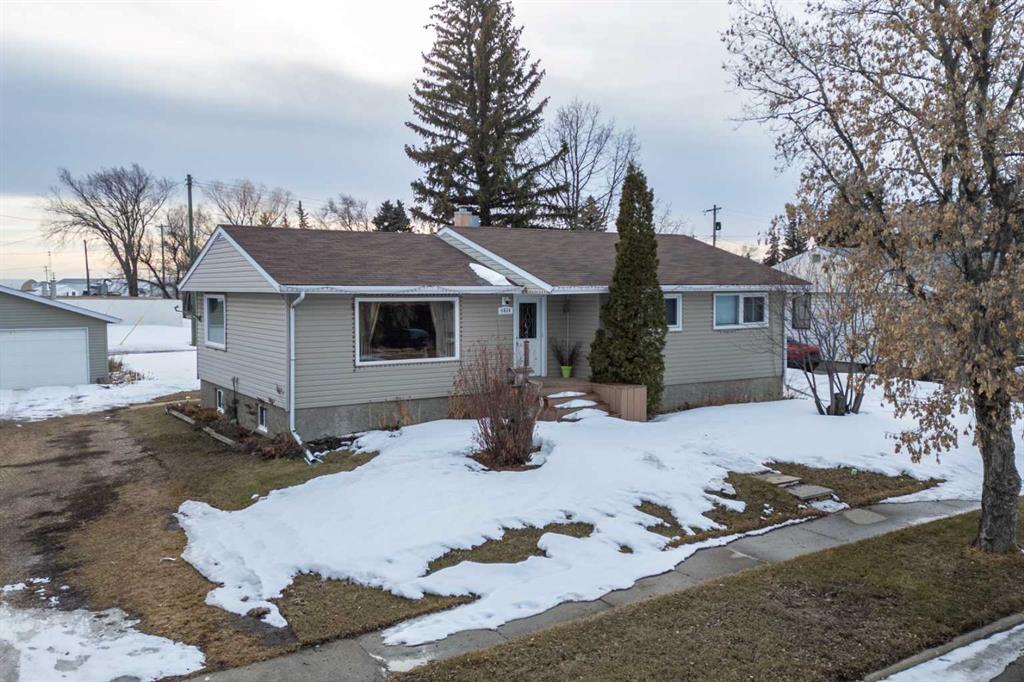 4804 47 Avenue Property Photo