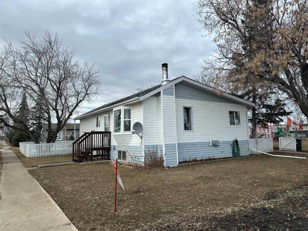 4606 49 Street Property Photo