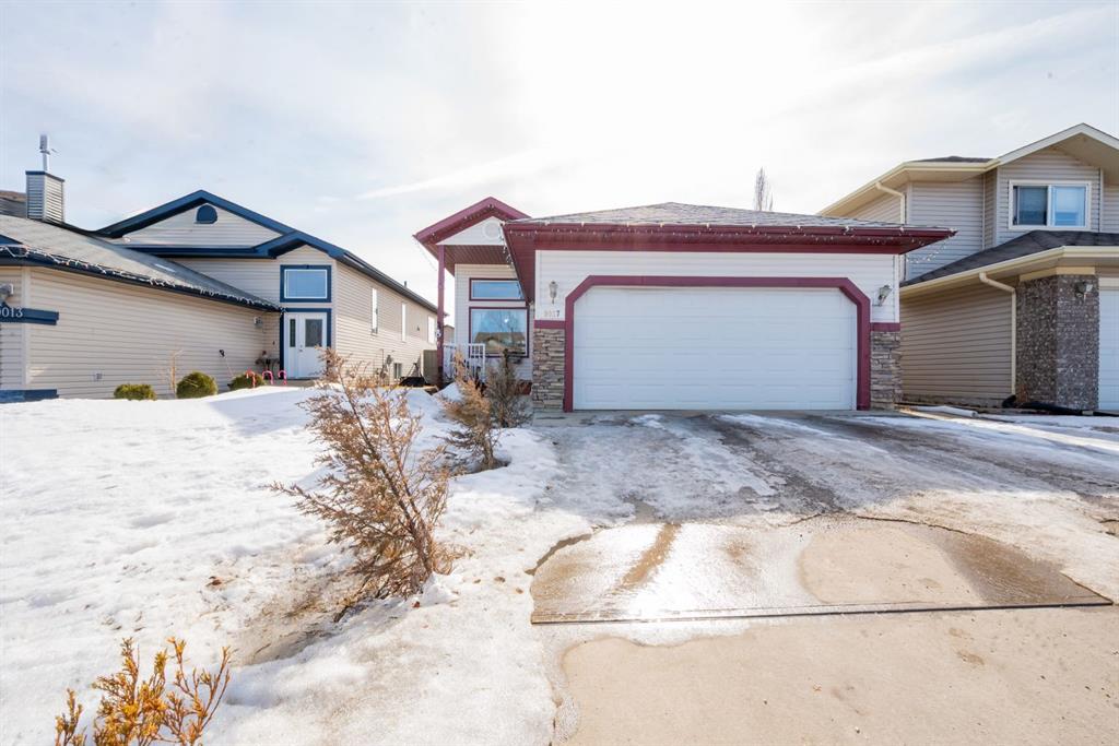 9017 96 Avenue Property Photo 1