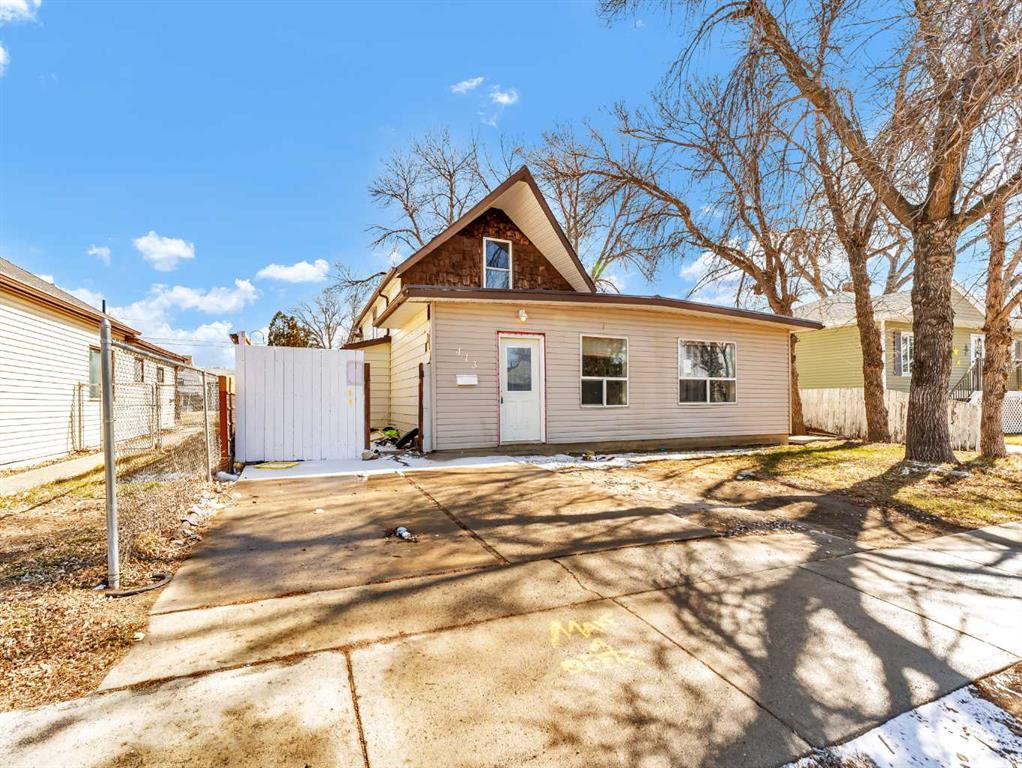 413 1 Street Property Photo