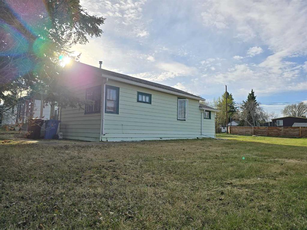 4802 52 Avenue Property Photo