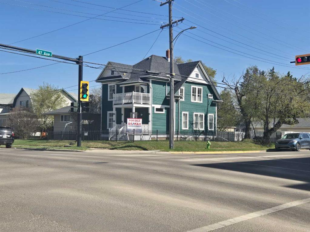 4641 49 Street Property Photo 3
