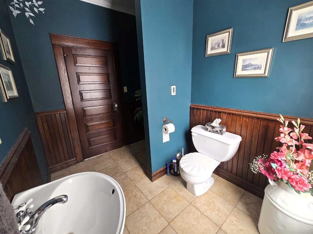 4641 49 Street Property Photo 10
