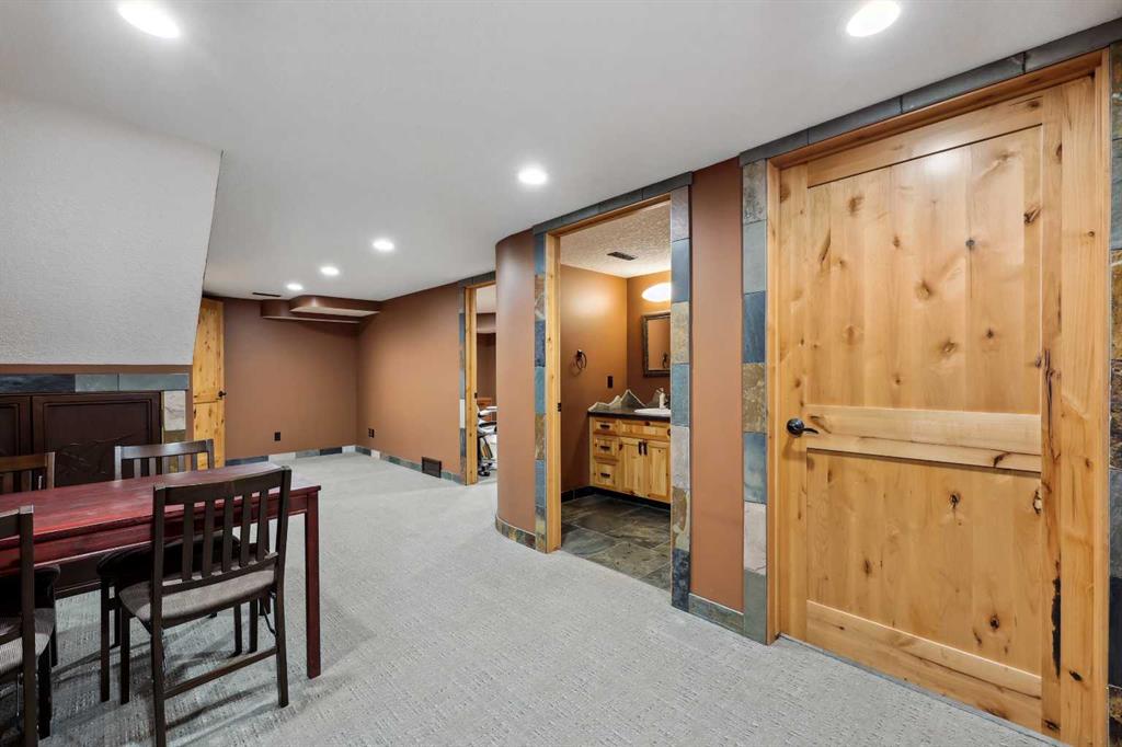 1220 10 Avenue Property Photo 33