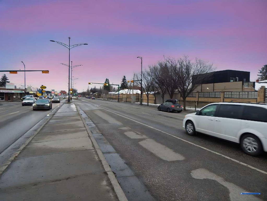 712 16 Avenue Property Photo 3