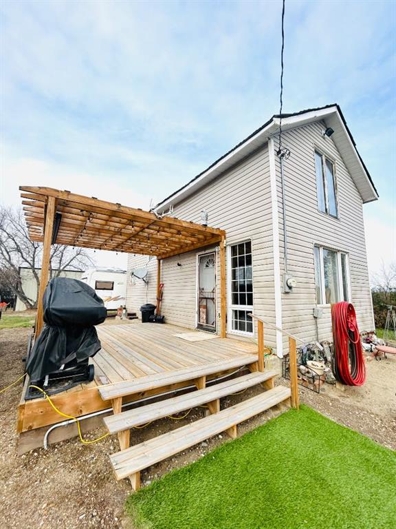 221 2 Avenue Property Photo