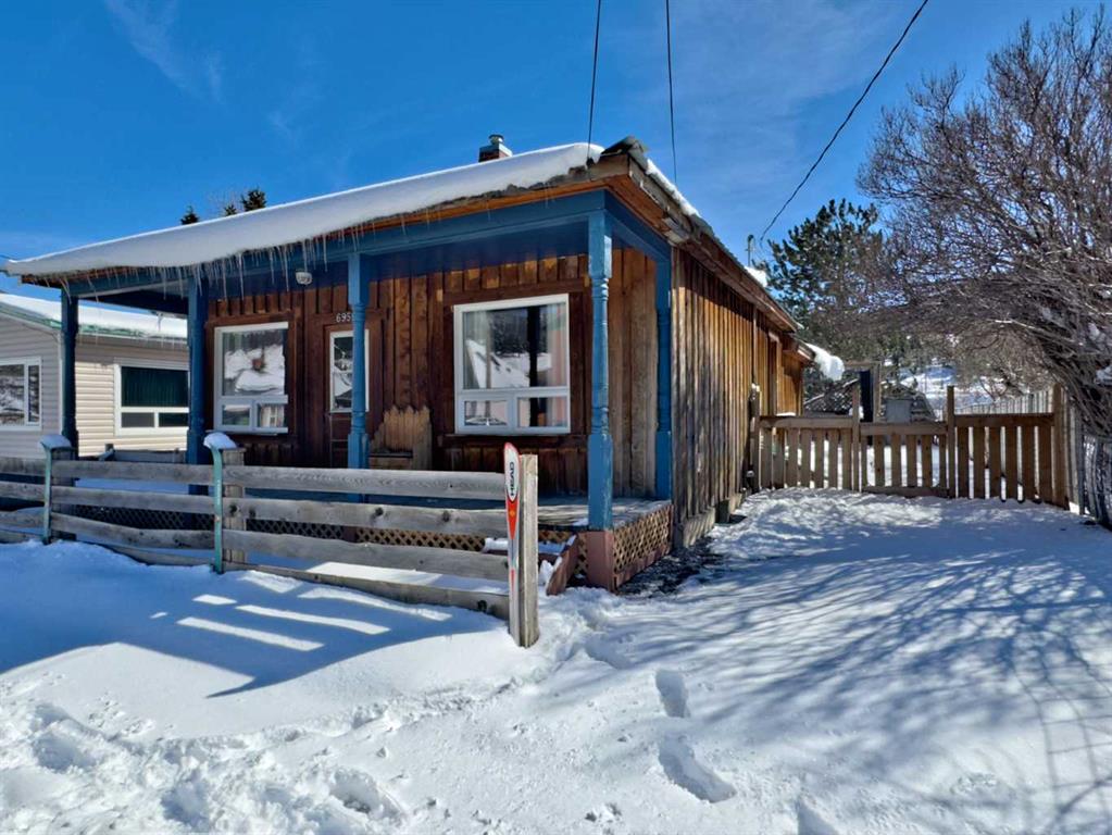 6950 17 Avenue Property Photo
